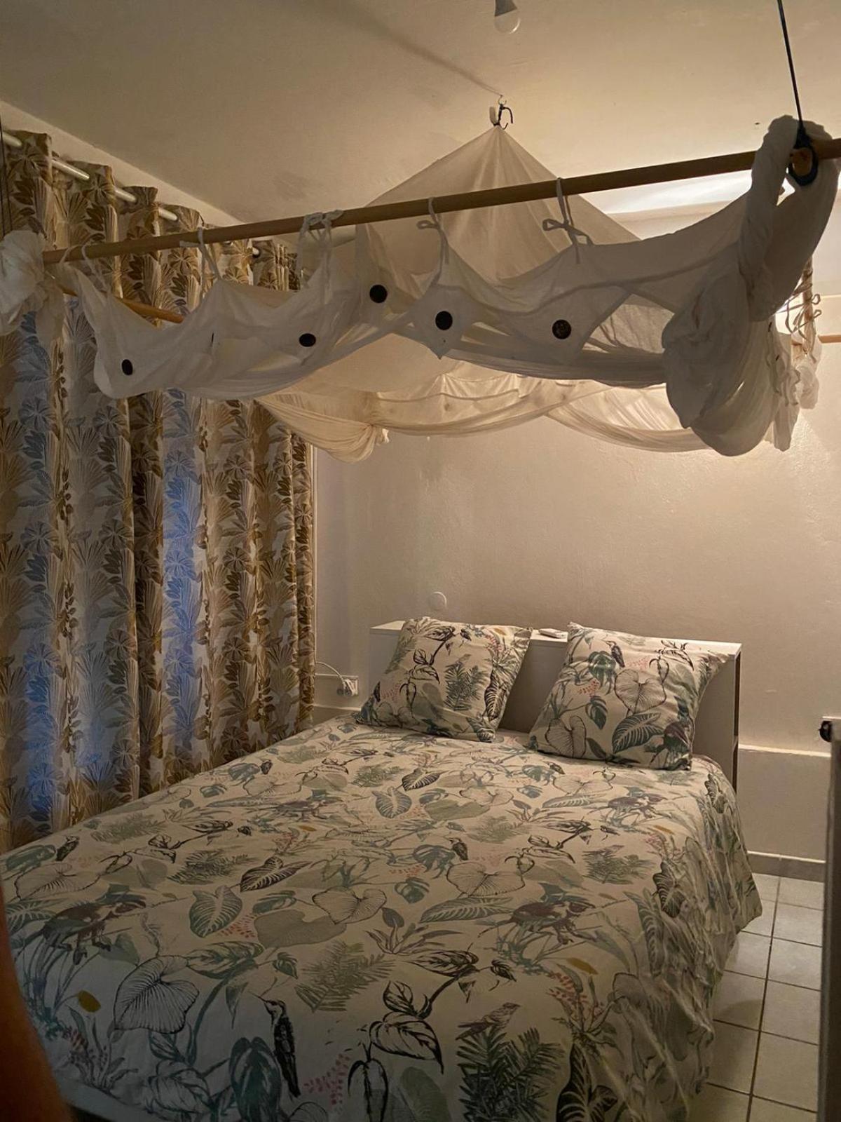 Habitation SANTOS 4 personnes Terre de Haut Les Saintes Extérieur photo